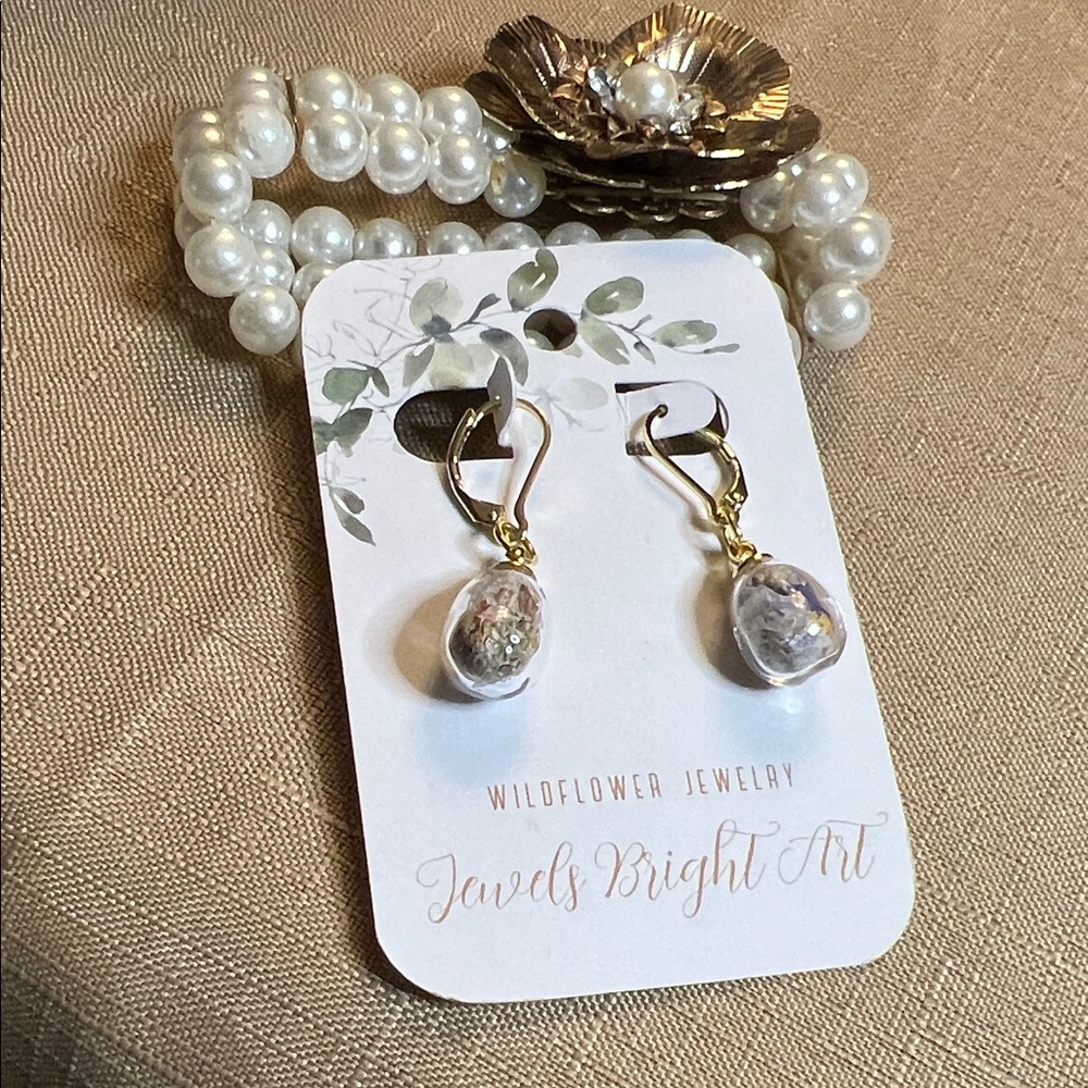 Wildflowers Gold and Cream Earrings